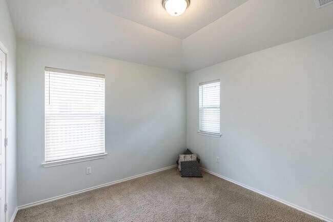 Building Photo - 404 Buttercup Creek Blvd