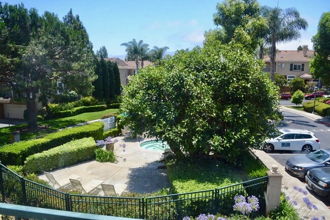 Building Photo - Beautiful UTC Townhome at the Renaissance Capri, with Loft, Fireplace, Garage & Resort Amenities