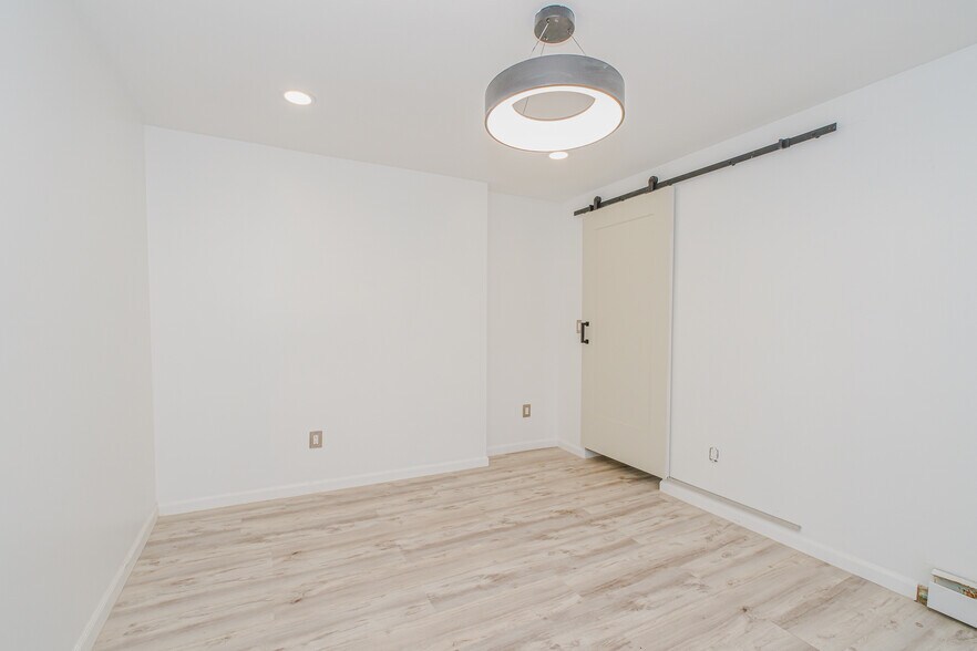 Building Photo - 384 Lafayette Ave