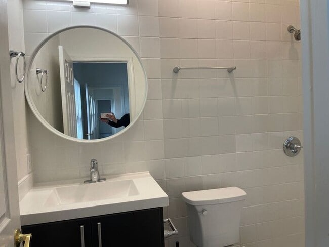 Building Photo - 3Bdm 3Ba close to U of A! must see!