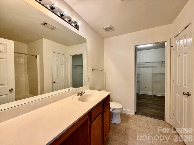 Building Photo - 12331 Cumberland Cove Dr