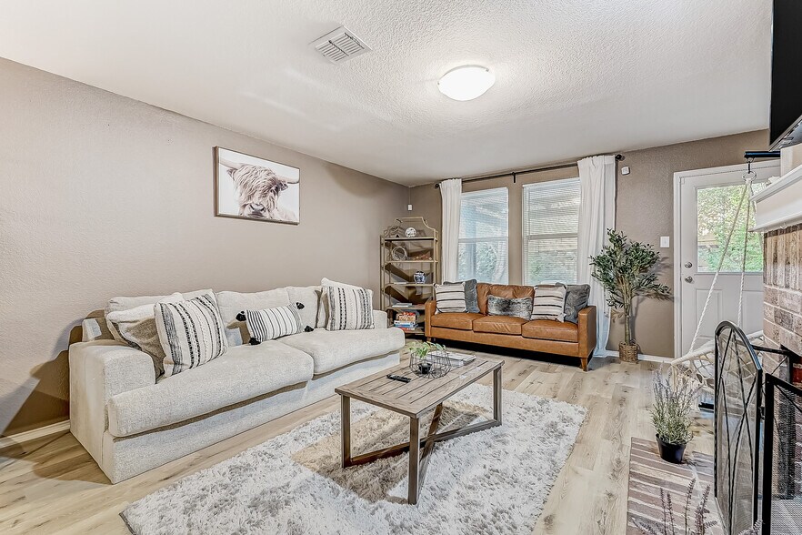 Building Photo - 13359 Velasco Drive