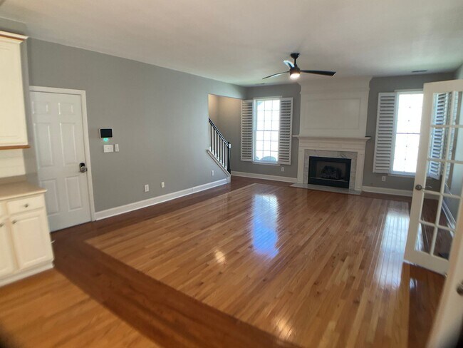 Building Photo - Absolutely Stunning Rare Rental in Hope Va...