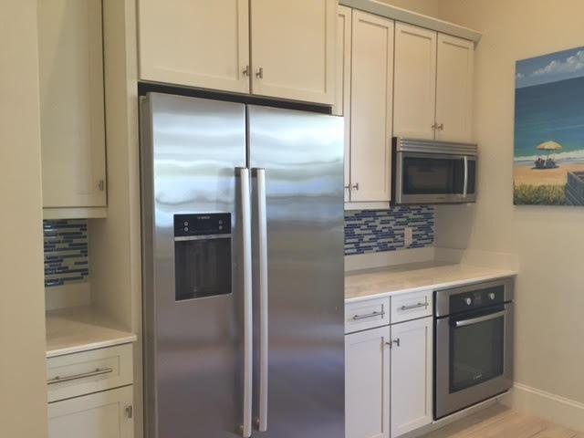 Building Photo - 312 Bay Colony Dr N