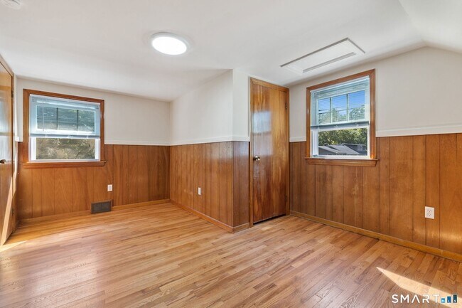 Building Photo - 67 Hicock Dr