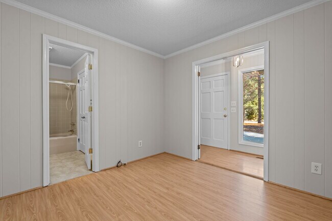 Building Photo - 53 Pine Lake Dr