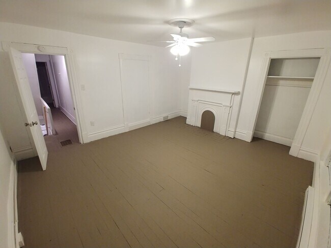 Building Photo - Charming Rental - Allentown