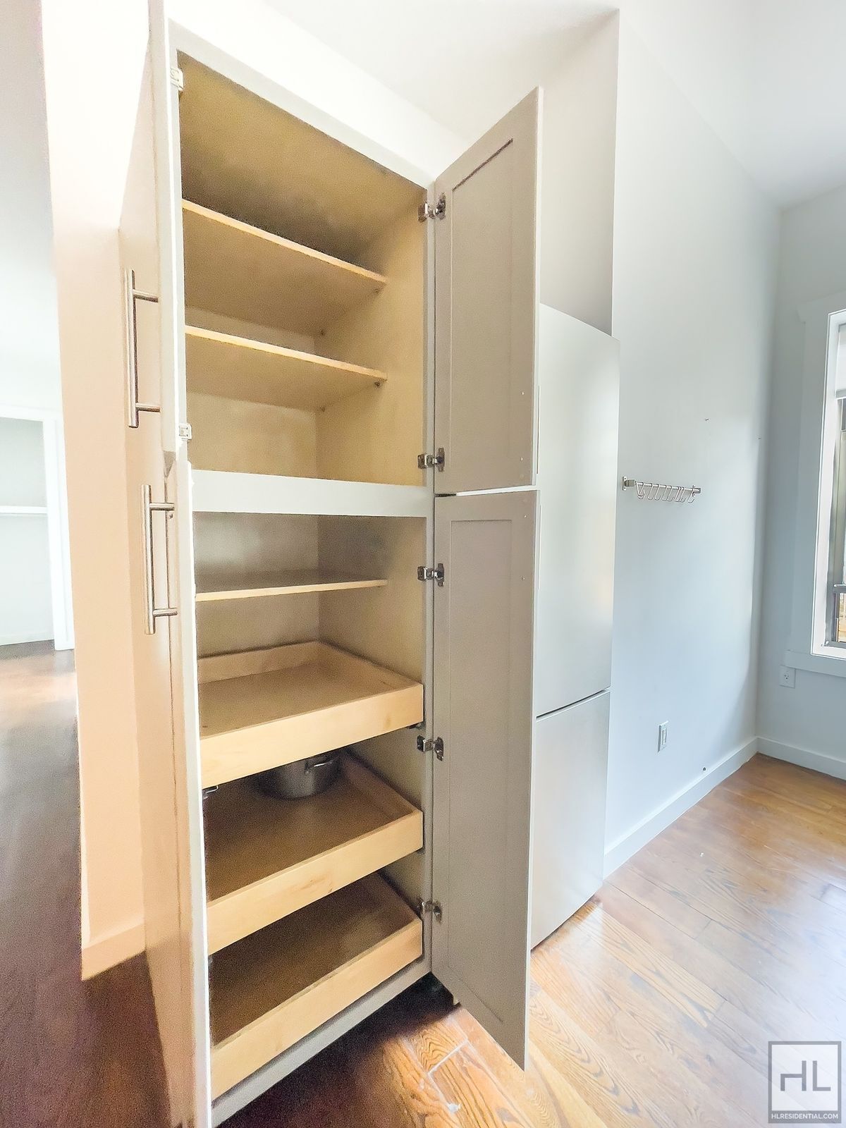 Building Photo - EASTERN PARKWAY / 2-Bed 1 Bath