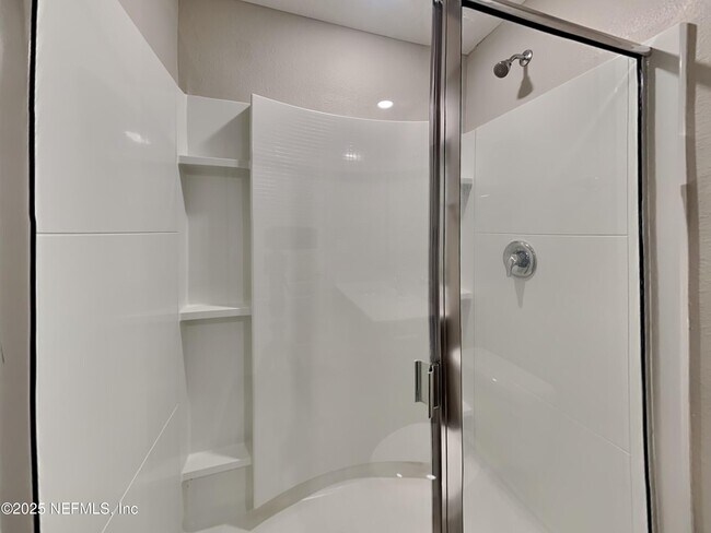 Building Photo - 42 Rickenbacker Dr