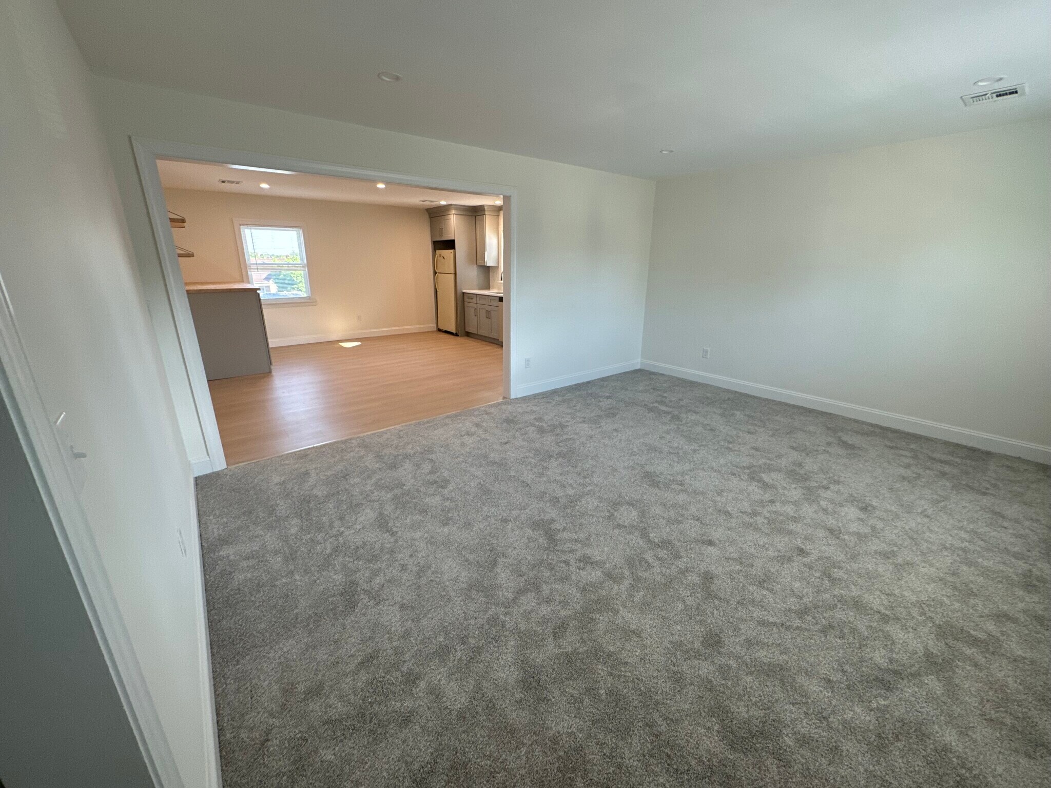 Spacious living room - 146 Schley St