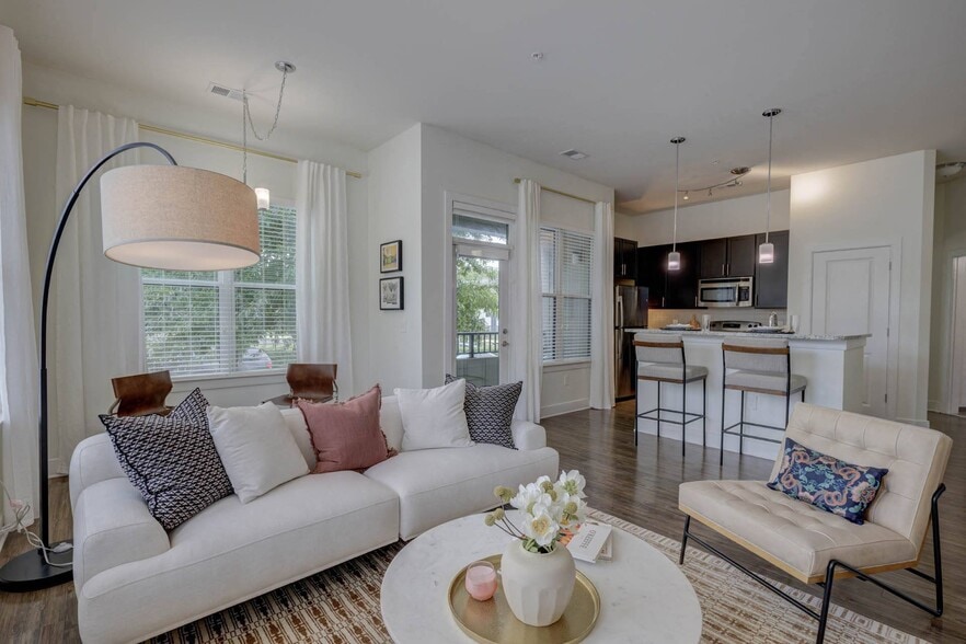 Primary Photo - The Lincoln