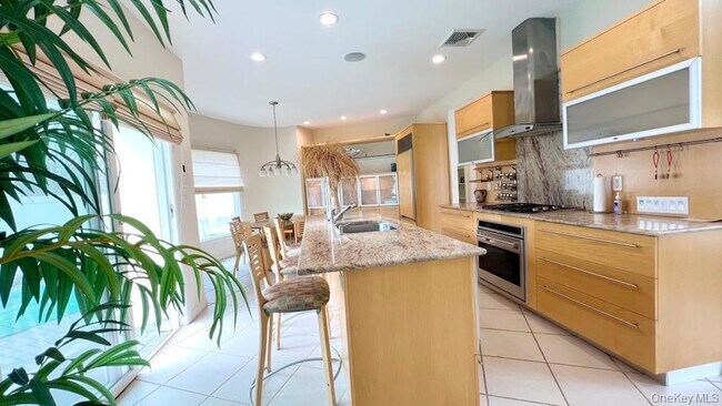 Building Photo - 54 Matlock St