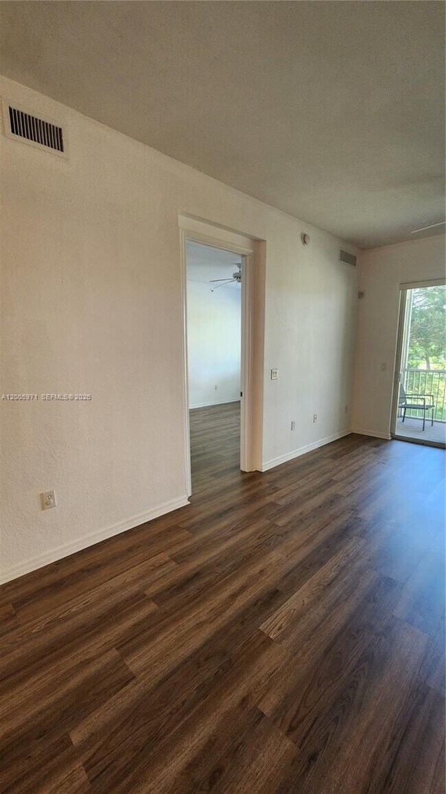 Building Photo - 3600 Oaks Clubhouse Dr