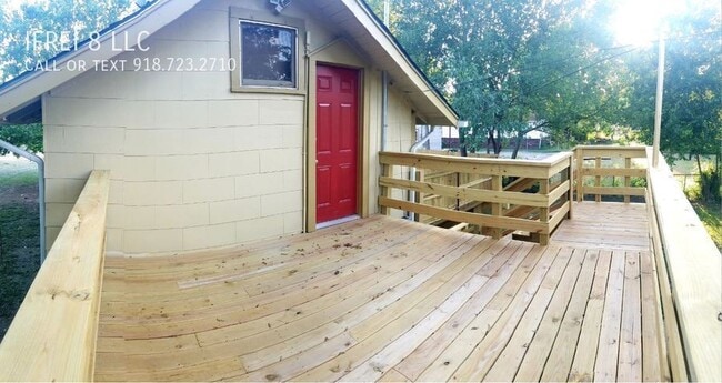 Building Photo - 415 E Oklahoma St