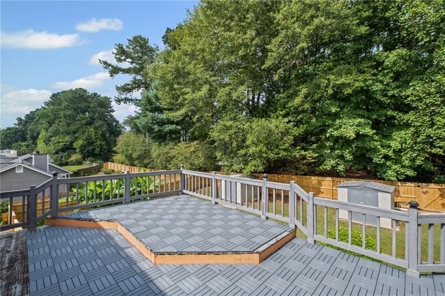 Building Photo - 2680 Nicholas Ct NE