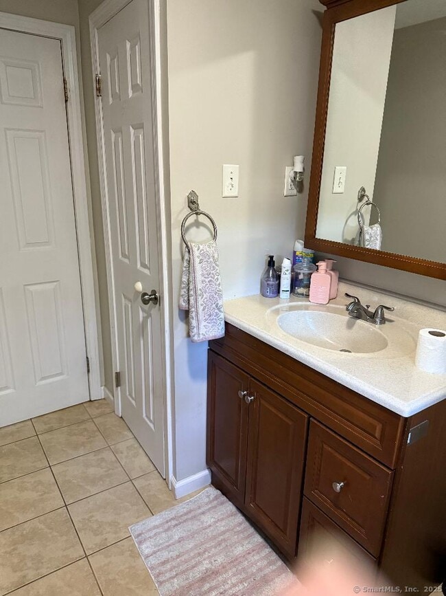 Building Photo - 65 Hitchcock Dr