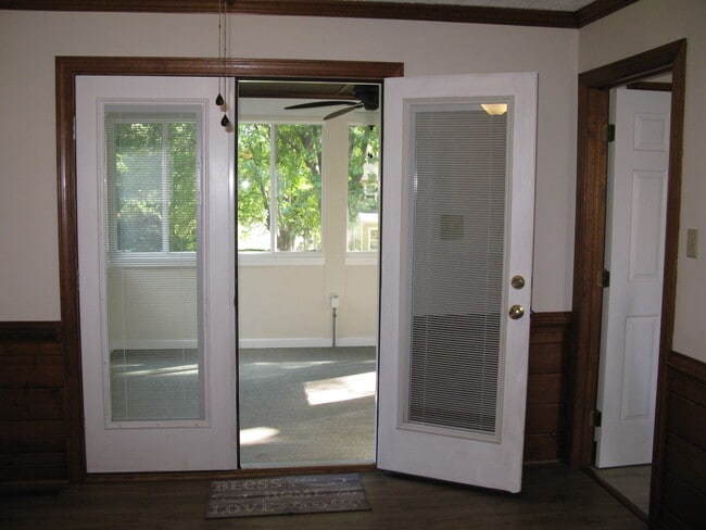 Building Photo - 7163 Plum Grove Ct