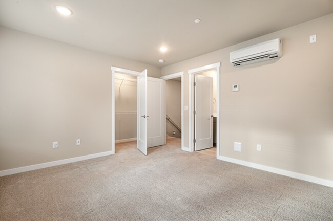 Building Photo - 6636 NE 188th Ct