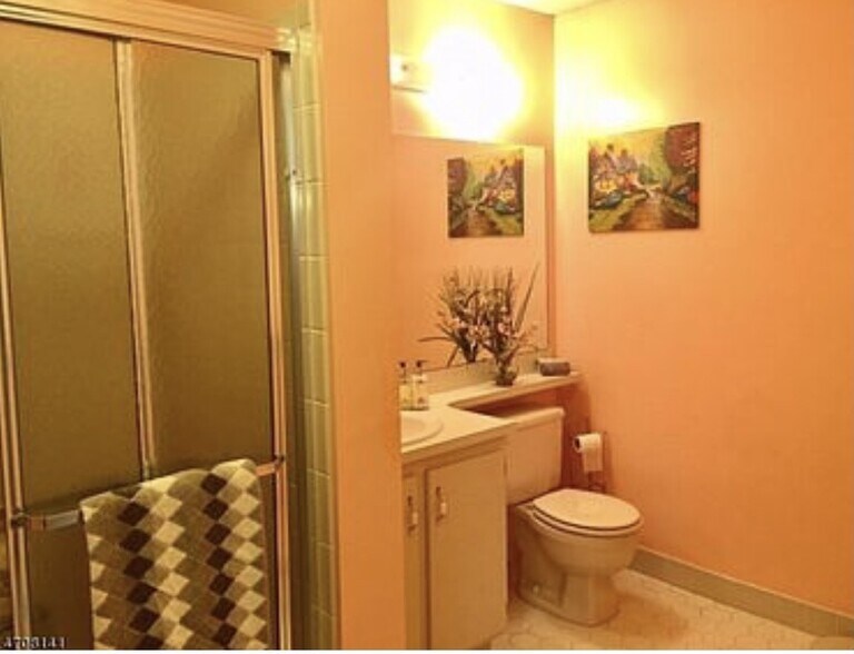 Building Photo - 59 Lindsey Ct