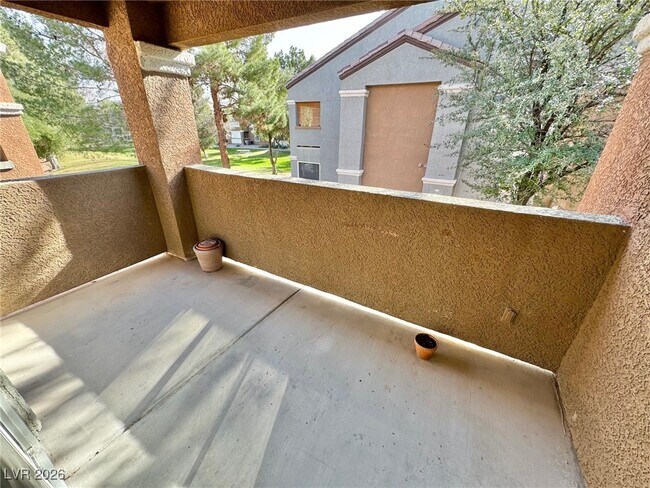 Building Photo - 555 E Silverado Ranch Blvd