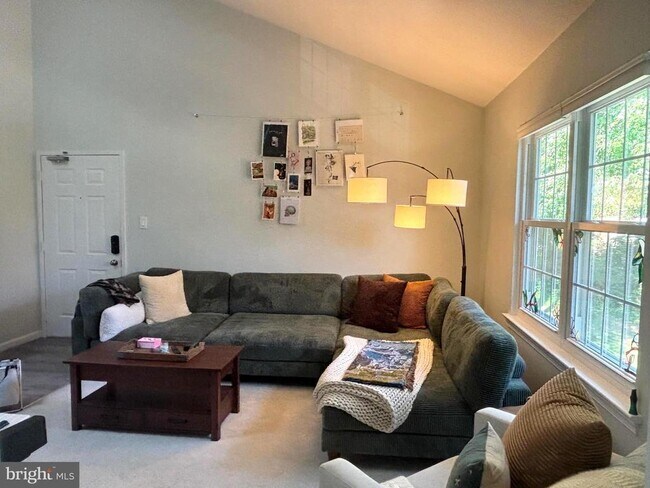 Building Photo - 10192 Ashbrooke Ct