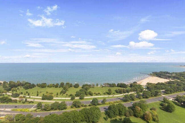 Building Photo - 1 bedroom in Chicago IL 60640