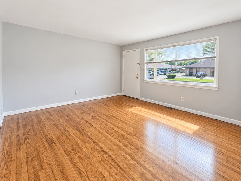Building Photo - 727 W Emaus Ave