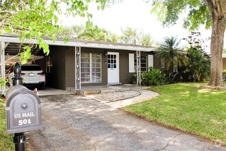 Building Photo - 501 NW 28th Ct