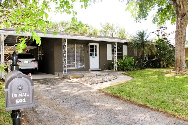 Primary Photo - 501 NW 28th Ct