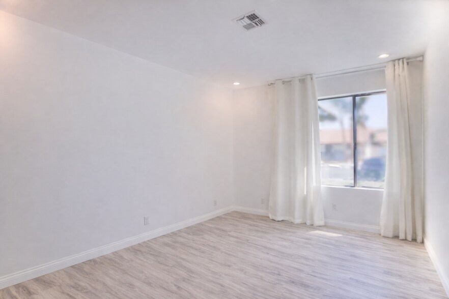 Building Photo - 1966 Rockledge Dr