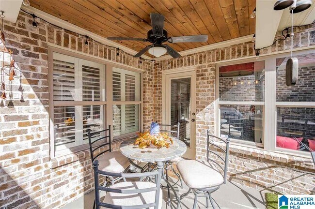 Building Photo - 2208 Grand Ave