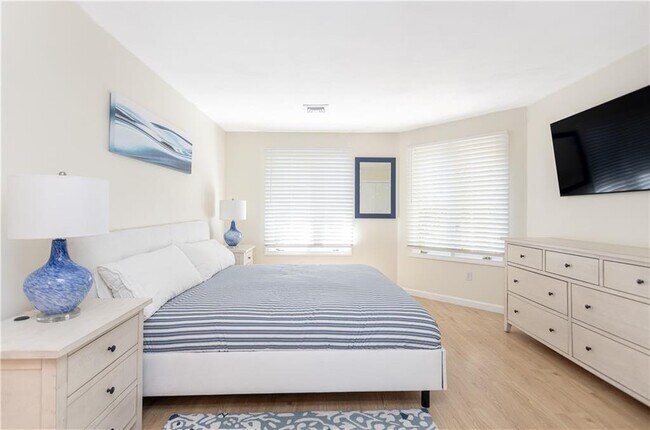 Building Photo - 112 Harrison Ave