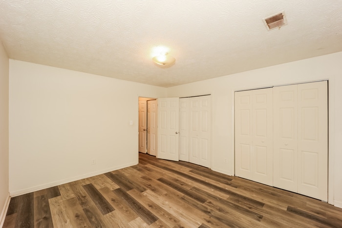 Building Photo - 7074 Williamsburg Dr