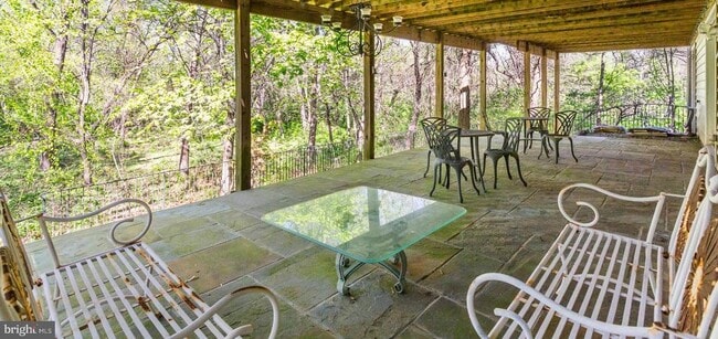 Building Photo - 400 Long Trail Terrace