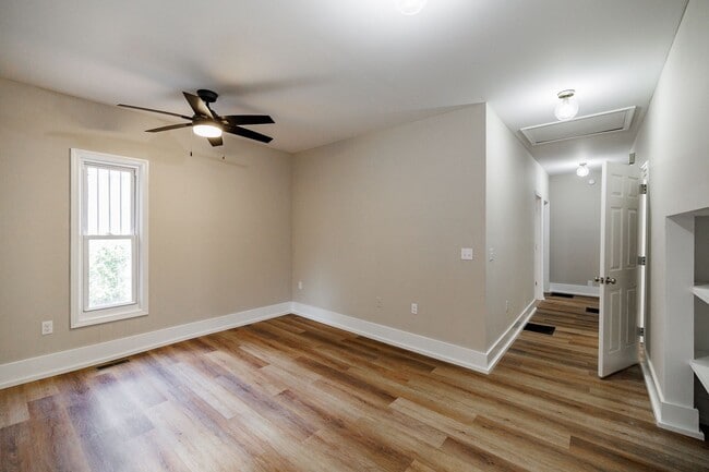 Building Photo - 185 Bloomfield St