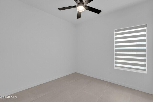 Building Photo - 12825 Middlesbrough Ave