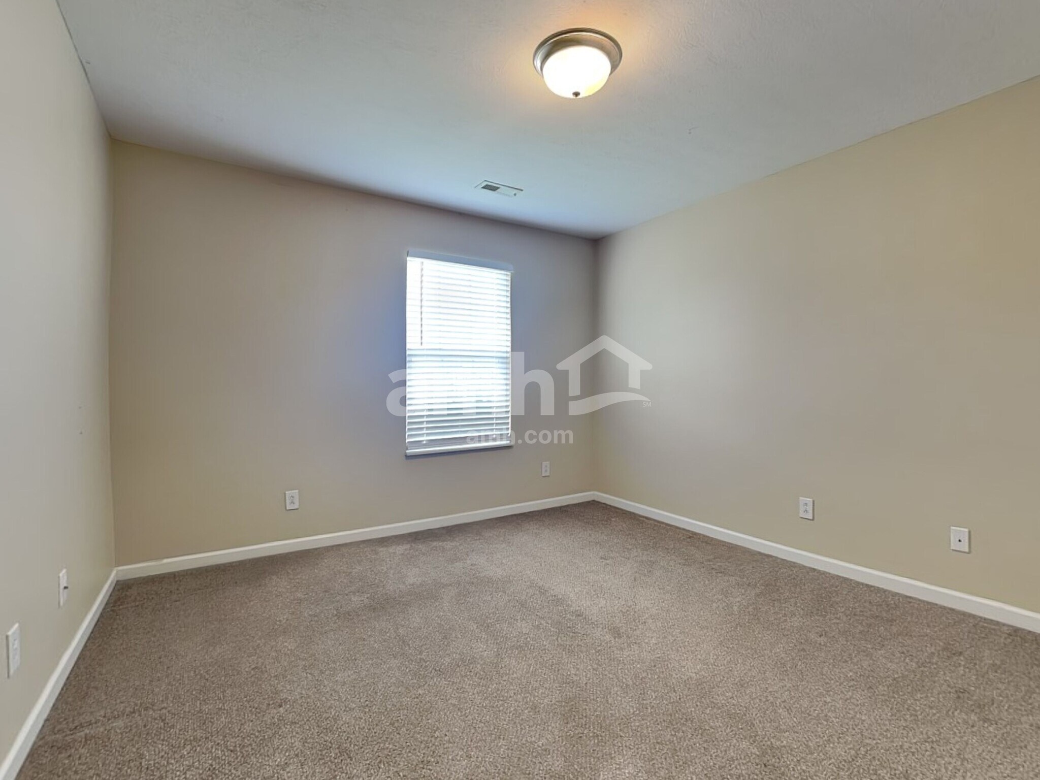 Building Photo - 4624 Aylesbury Dr