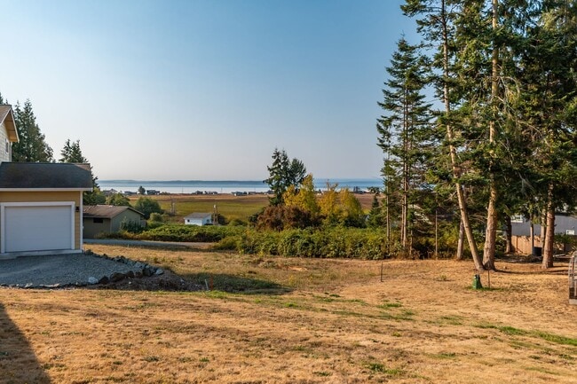 Building Photo - 2 bedroom and 2.5 Bath - Admirals Cove Home