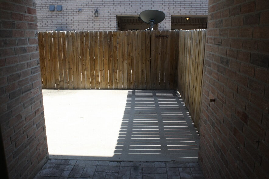 patio in back - 1503 West Fig Avenue