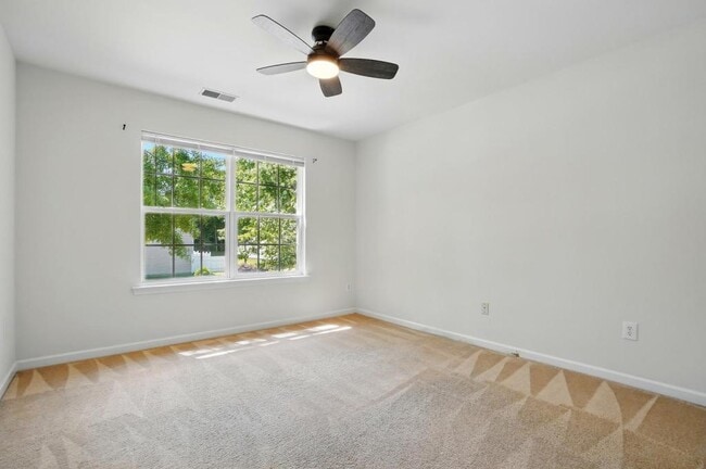 Building Photo - 7420 Abigail Glen Dr