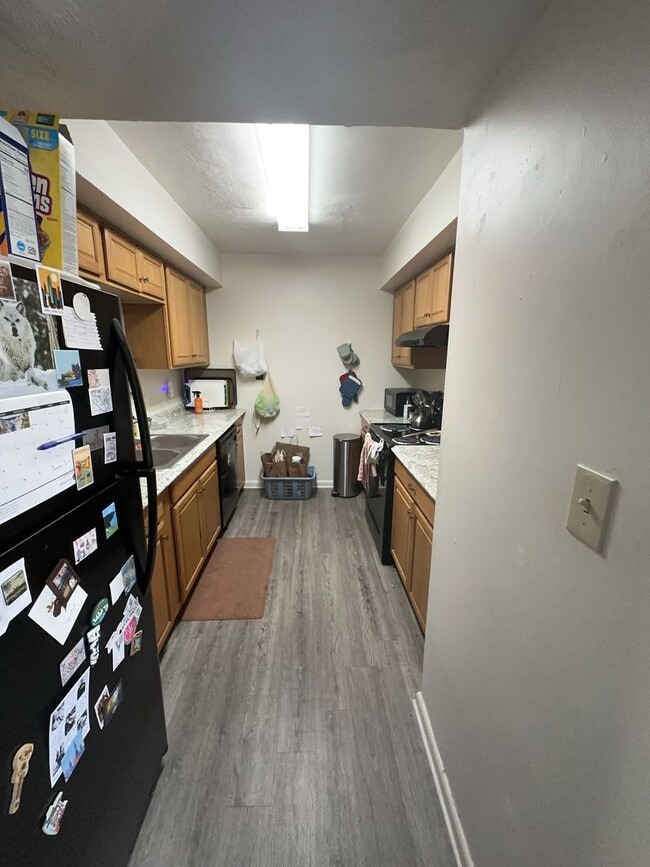 Building Photo - 3 bedroom / 1.5 bathroom. The Midlands