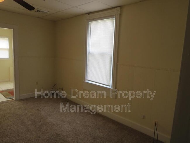 Building Photo - 961 Bryant Ave