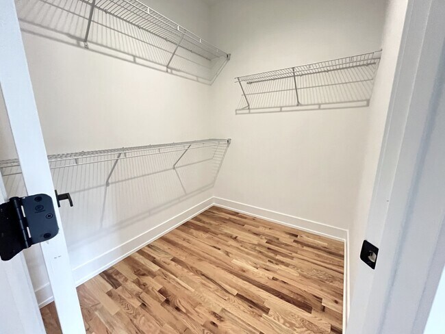 Building Photo - 956 Partridge Cir