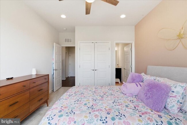 Building Photo - 4537 Plateau Dr