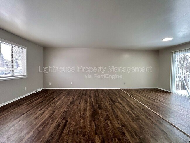 Building Photo - 607 Clayton Ave NW