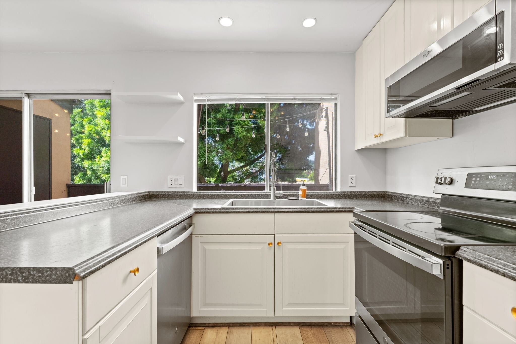 Building Photo - 7930 Mission Center Ct