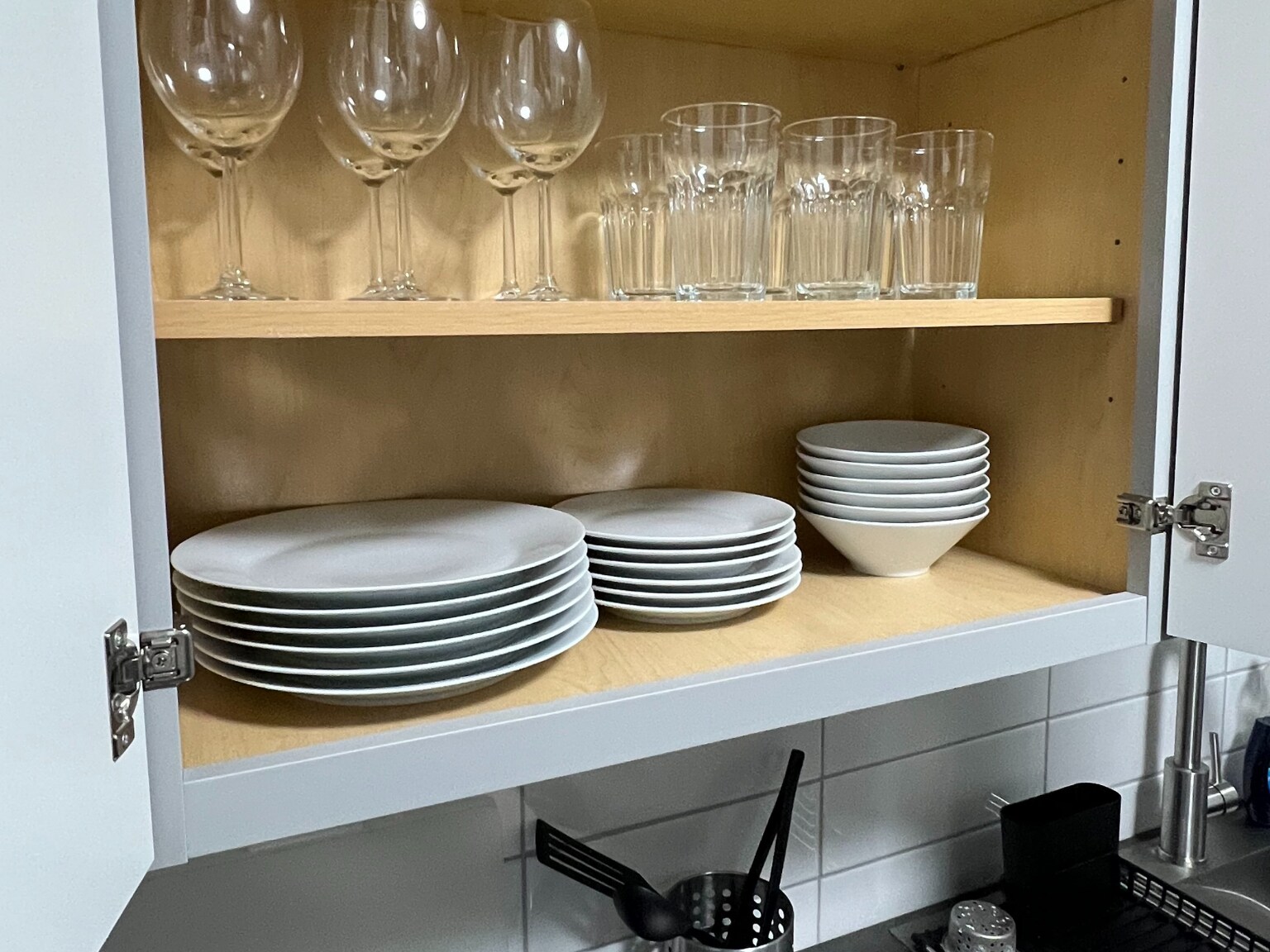 Fully Stocked Kitchen - 4208 Saint Francis Ave