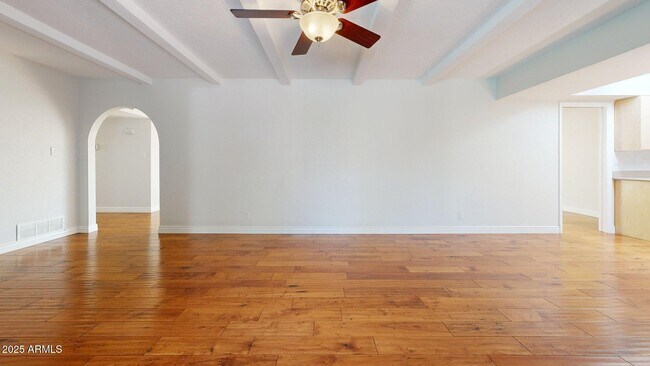 Building Photo - 2534 S Grandview Ave