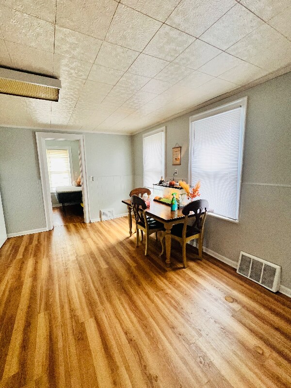 Building Photo - 2114 S 11th St