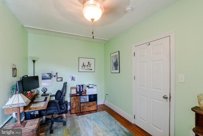 Building Photo - 456 Lyceum Ave